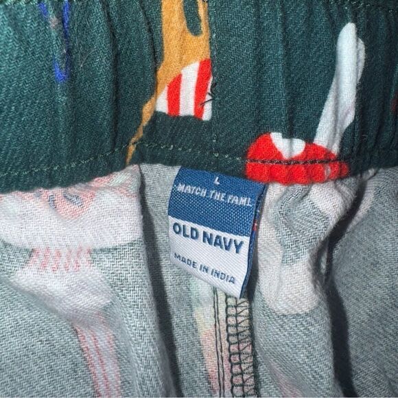 Old Navy Patterned Microfleece Pajama Jogger Pants - Christmas Size Large - Picture 5 of 6